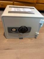 Kluis met sleutel en code merk Eagle, Ophalen, Gebruikt, Brandkast