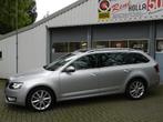 Skoda Octavia Combi 1.0 TSI 116PK Automaat Ambition Business, Auto's, Gebruikt, Euro 6, 630 kg, Grijs