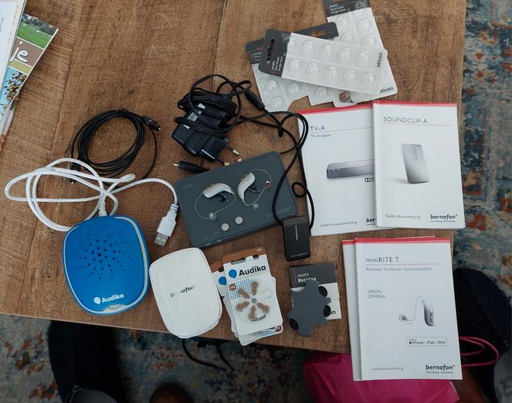 Gehoortoestellen Bernafon inclusief alle toebehoren, Audio, Tv en Foto, Overige Audio, Tv en Foto, Gebruikt, Ophalen of Verzenden