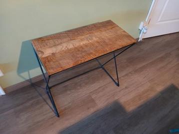 Mooie houten bijzettafeltje/side table
