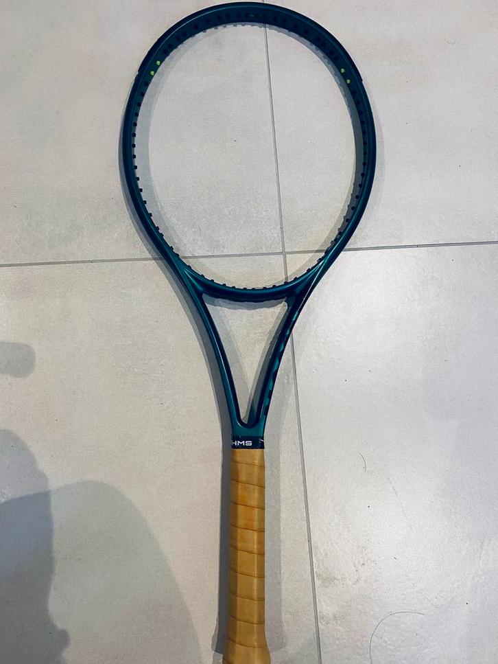 Wilson Blade v9, Sport en Fitness, Tennis, Zo goed als nieuw, Racket, Wilson, L1, Ophalen of Verzenden