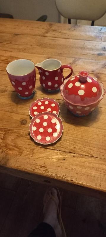 Oilily suiker en melk kannetje beschikbaar voor biedingen