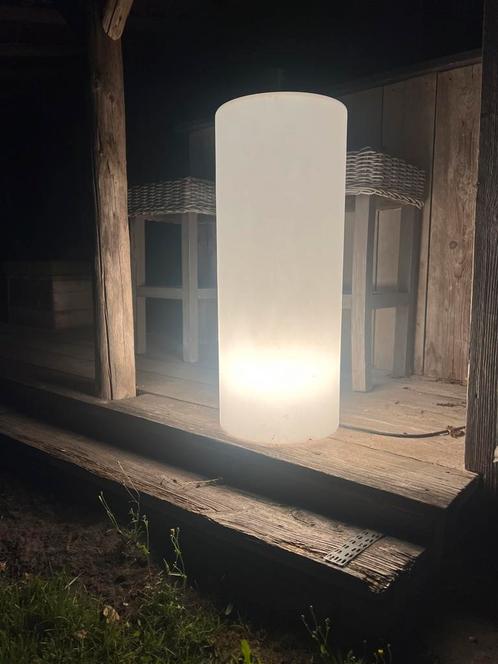 Witte kunststof vloerlamp voor buiten (70x30cm ), Tuin en Terras, Buitenverlichting, Zo goed als nieuw, Minder dan 50 watt, Led