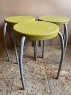 3 groene vintage retro krukken tabouret stapelbaar, Huis en Inrichting, Krukjes, Ophalen of Verzenden, Gebruikt, Kunststof