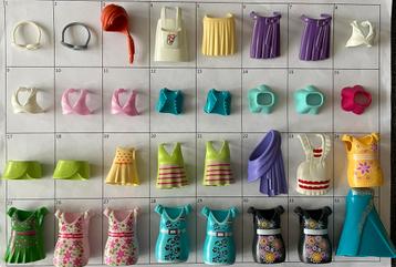 Losse jurken tops en meer voor verkleedpoppetjes beschikbaar voor biedingen