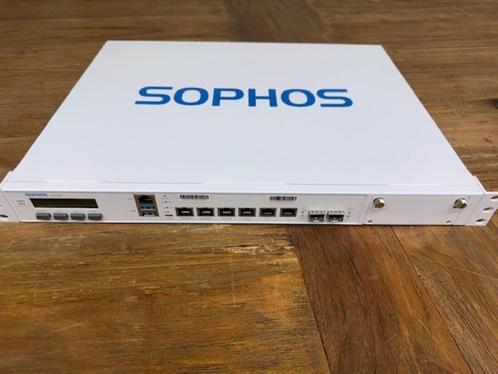Sophos XG210, Computers en Software, Routers en Modems, Gebruikt, Router, Ophalen of Verzenden