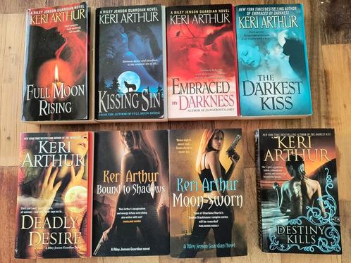 Keri Arthur - The Riley Jenson Guardian novels, Boeken, Fantasy, Zo goed als nieuw, Ophalen of Verzenden