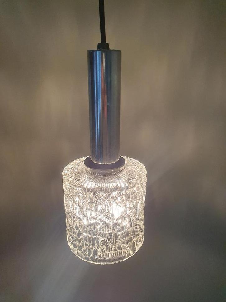 Vintage Crackle glass hanglamp met chromen armatuur., Huis en Inrichting, Lampen | Hanglampen, Gebruikt, Minder dan 50 cm, Glas