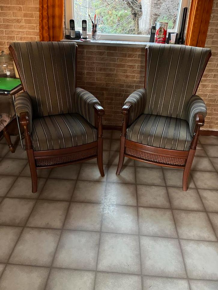 Twee Klassieke Fauteuils, Huis en Inrichting, Fauteuils, Gebruikt, Hout, 50 tot 75 cm, Minder dan 75 cm, Ophalen