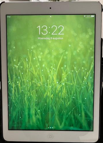 Apple iPad Air (16 GB, wit/zilver) beschikbaar voor biedingen