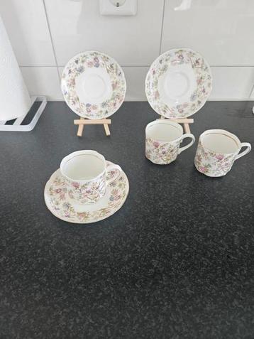 Vintage kop en schotel 7x beschikbaar voor biedingen