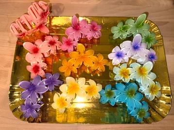 Nieuw Grote haarklem Frangipani Bali bloemen. beschikbaar voor biedingen