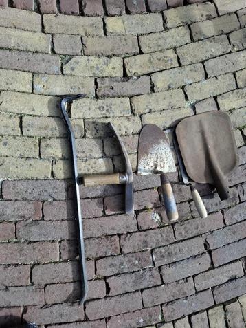 Straatmakershamer en breekijzer beschikbaar voor biedingen