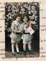 Kindjes met brief onder bloesemtakken (NN), Ophalen of Verzenden, Voor 1920, Gelopen, Kinderen