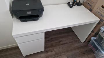Bureau  beschikbaar voor biedingen