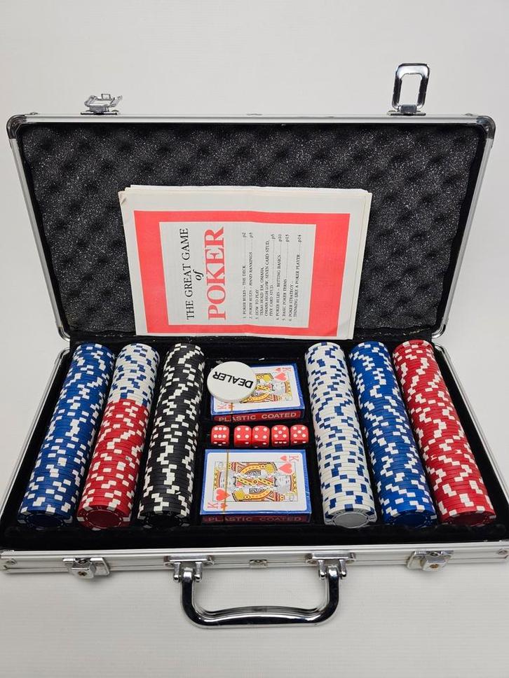 Pokerset Compleet gemaakt met Gebruikssporen set 2, Hobby en Vrije tijd, Gezelschapsspellen | Kaartspellen, Gebruikt, Ophalen