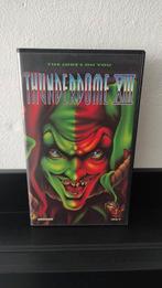 Thunderdome XIII - VHS videoband - the joke's on you, Cd's en Dvd's, VHS | Documentaire, Tv en Muziek, Alle leeftijden, Gebruikt