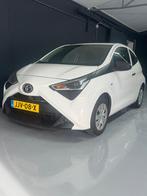 Toyota aygo 1.0 VVT-i nette auto,zuinig APK tot 28-10-2027, Auto's, Voorwielaandrijving, Stof, Start-stop-systeem, Bedrijf