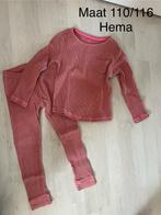 Oudroze pyama maat 110/116, wafelstructuur stof, Hema, Ophalen of Verzenden, Zo goed als nieuw, Meisje, Nacht- of Onderkleding