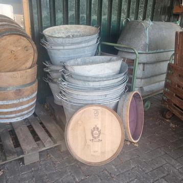 Zinken teil, ton, bak, badkuip, vuilnisbak  beschikbaar voor biedingen