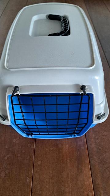 Kattenbak vrijwel nieuw beschikbaar voor biedingen