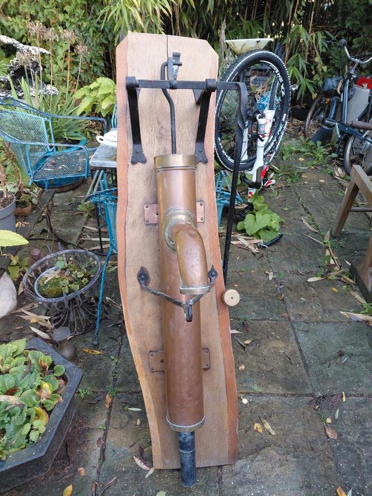 Antieke Koperen Waterpomp op Houten Plaat, Tuin en Terras, Waterpompen, Handmatig, Overige typen, Ophalen