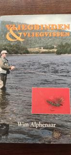 2 boeken over vliegvissen, Ophalen of Verzenden, Overige typen