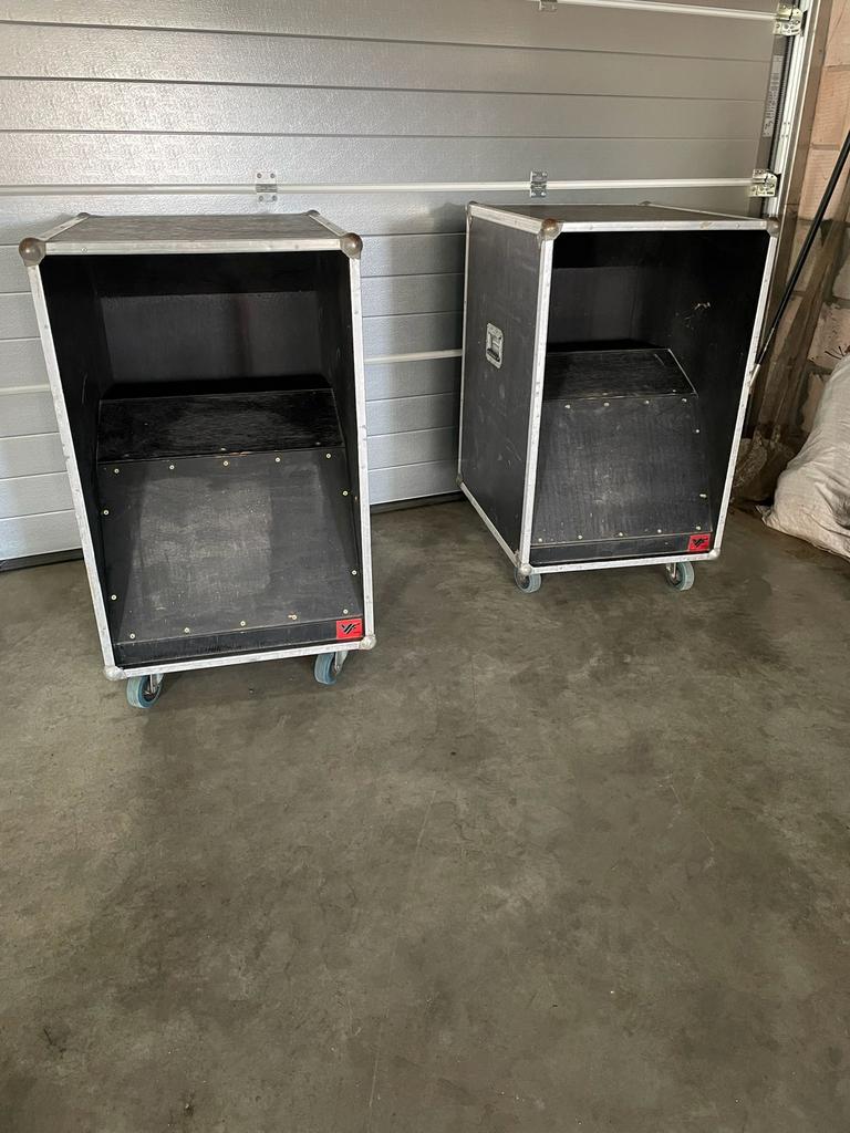 Mini Bass Bins met Amerikaanse Speakers - Mancave Set, Zo goed als nieuw, Minder dan 60 watt, Front, Rear of Stereo speakers, Ophalen