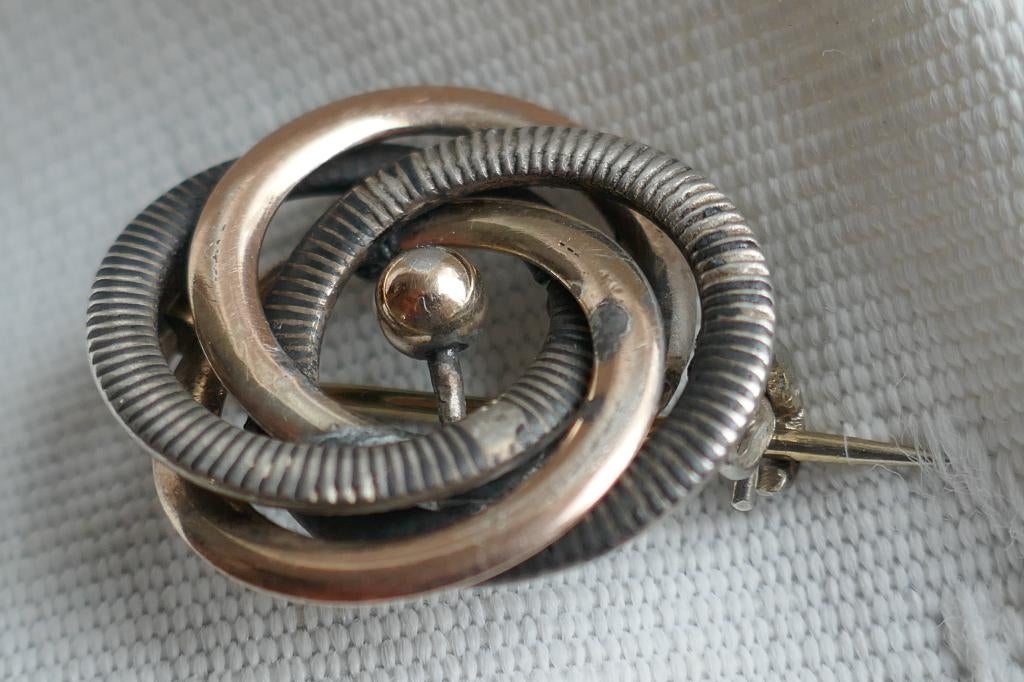 Antieke Victoriaanse Broche  -   Loves Knot, Verzenden, Zilver, Broche