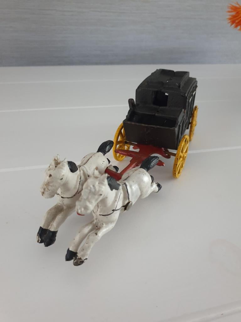 Antieke gietijzeren paardenwagen met paarden, Overige merken, Gebruikt, Ophalen of Verzenden, Groter dan 1:32