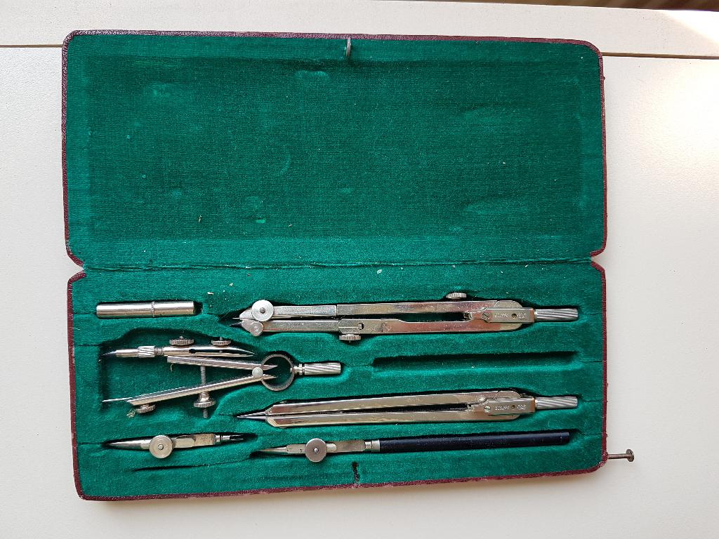 antieke passerset Ahrend No. 175/1 ontbreekt 1 onderdeel, Antiek en Kunst, Antiek | Gereedschap en Instrumenten, Ophalen of Verzenden