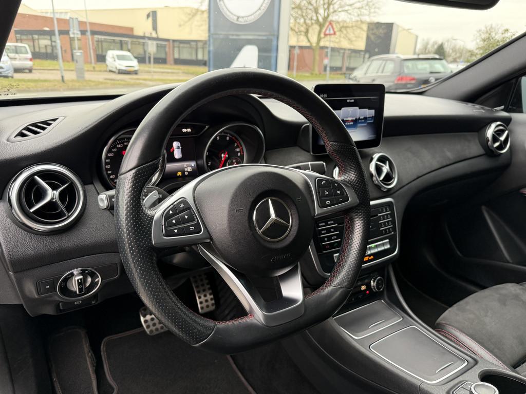 Mercedes-Benz GLA BWJ 2018 | 200 157PK Premium Plus AUTOMAAT, Auto's, Gebruikt, 715 kg, Zwart, 1595 cc