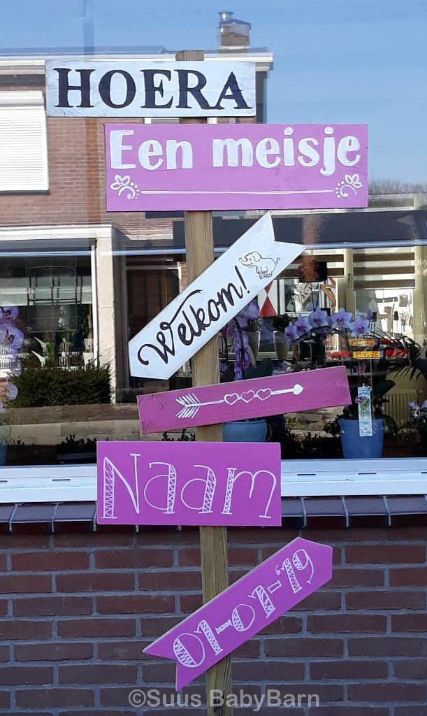 Geboortebord Wegwijzer voor Meisje 1m80 hoog., Kinderen en Baby's, Kraamcadeaus en Geboorteborden, Ophalen of Verzenden, Zo goed als nieuw