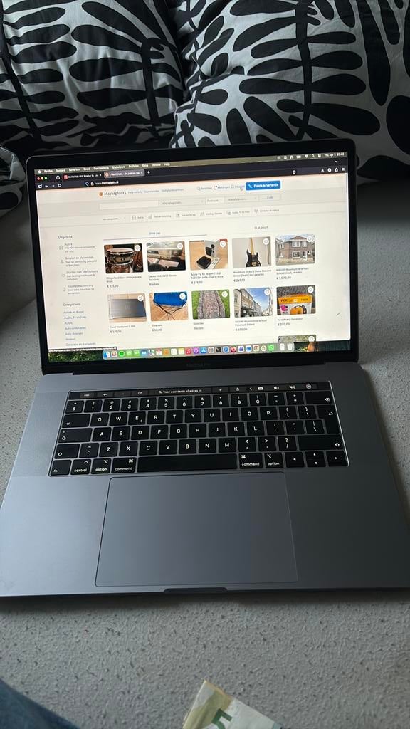 MacBook Pro A1990 te koop – werkt goed, MacBook Pro, 2 tot 3 Ghz, 512 GB, Ophalen of Verzenden