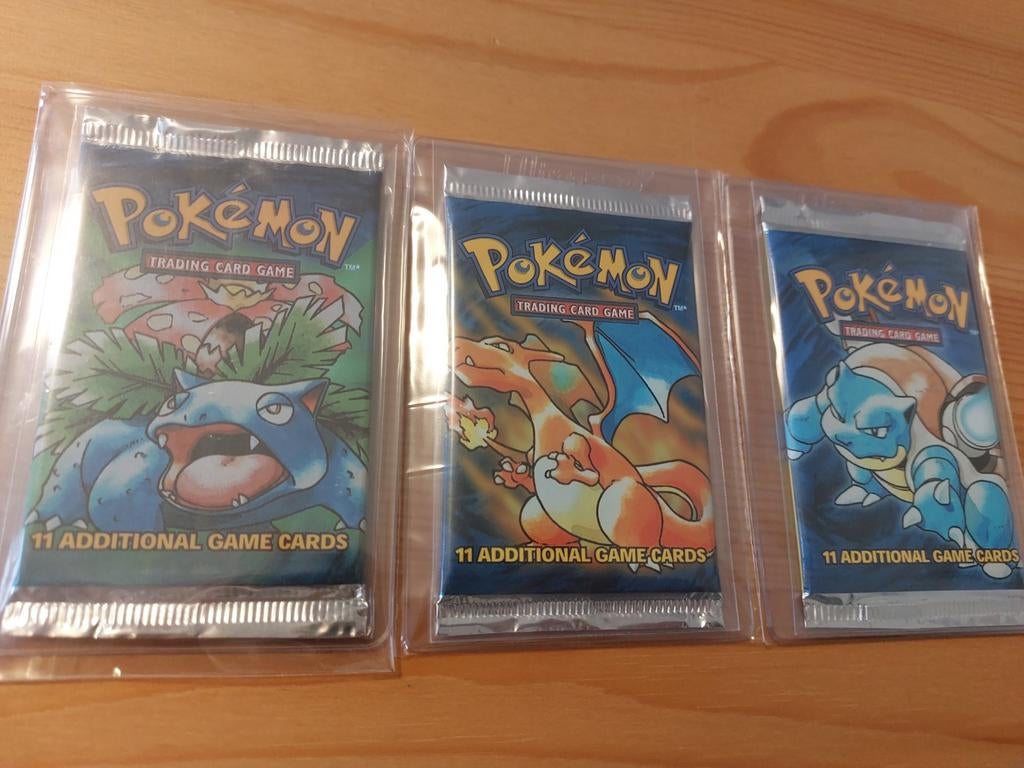 Pokémon Base Set Unlimited - Heavy Artset (3 Sealed Packs), Ophalen of Verzenden, Nieuw, Booster, Foil