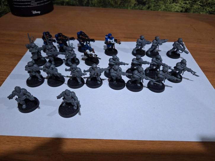 Warhammer 40k Astra Militarum Cadian Troepen (25x), Hobby en Vrije tijd, Wargaming, Gebruikt, Warhammer 40000, Figuurtje(s), Ophalen of Verzenden