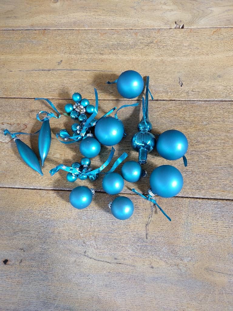 Kerstballen en piek blauw., Diversen, Kerst, Ophalen of Verzenden