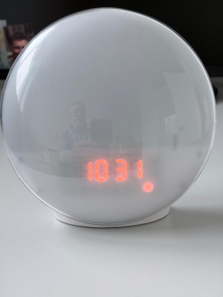 Wekker snooze en wake up, smart bediening, Ophalen of Verzenden, Zo goed als nieuw, Digitaal