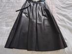 Elegante zwarte leren midi rok - Maat 36, Kleding | Dames, Rokken, Zwart, Ophalen of Verzenden, Onbekend, Maat 36 (S)