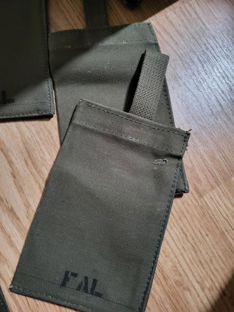 FN FAL UNIFIL magazijntassen, Verzamelen, Militaria | Algemeen, Ophalen of Verzenden, Landmacht, Nederland, Overige typen