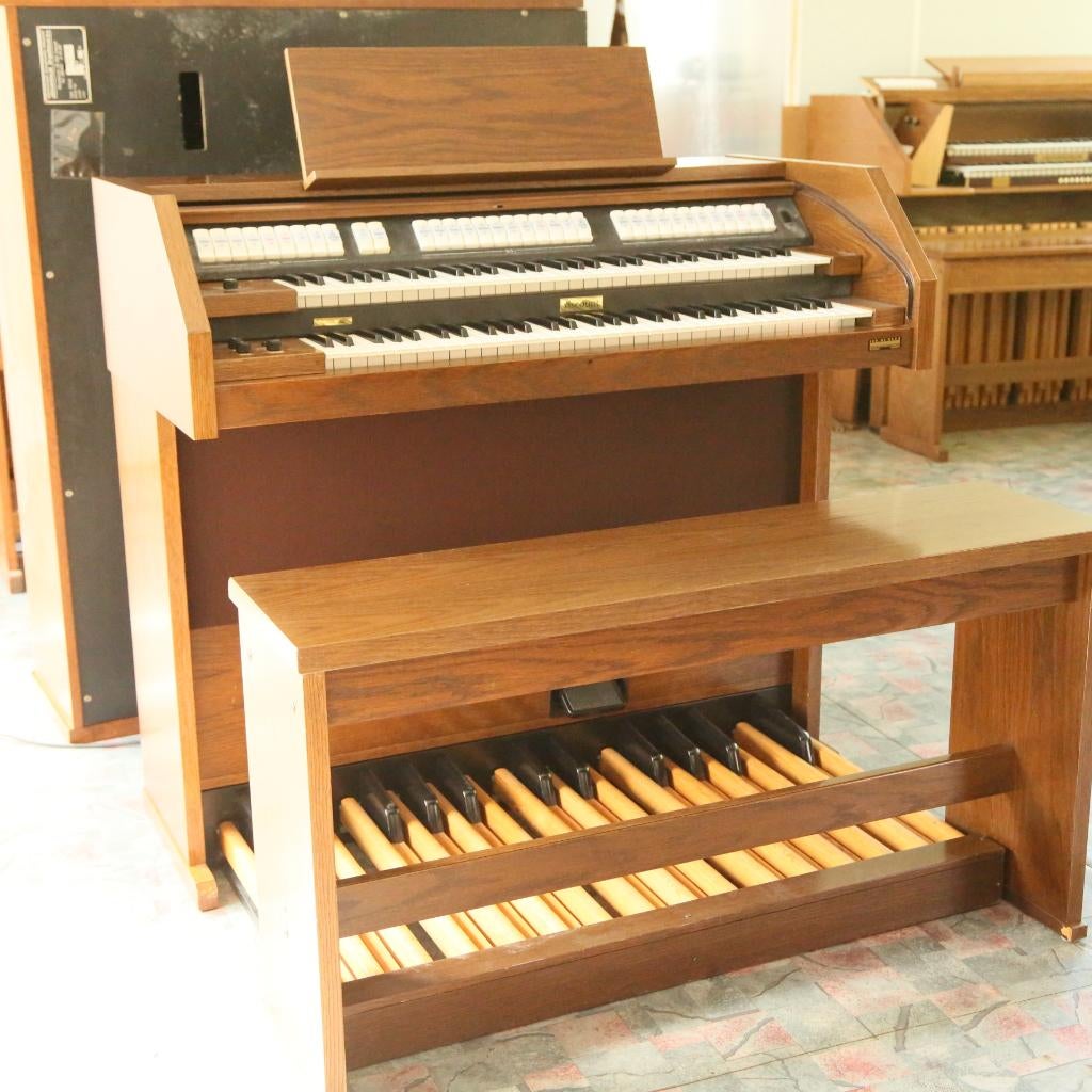 DOMUS  VISCOUNT  CLASSIC  4550, Muziek en Instrumenten, Orgels, Ophalen of Verzenden, Gebruikt, 2 klavieren, Orgel