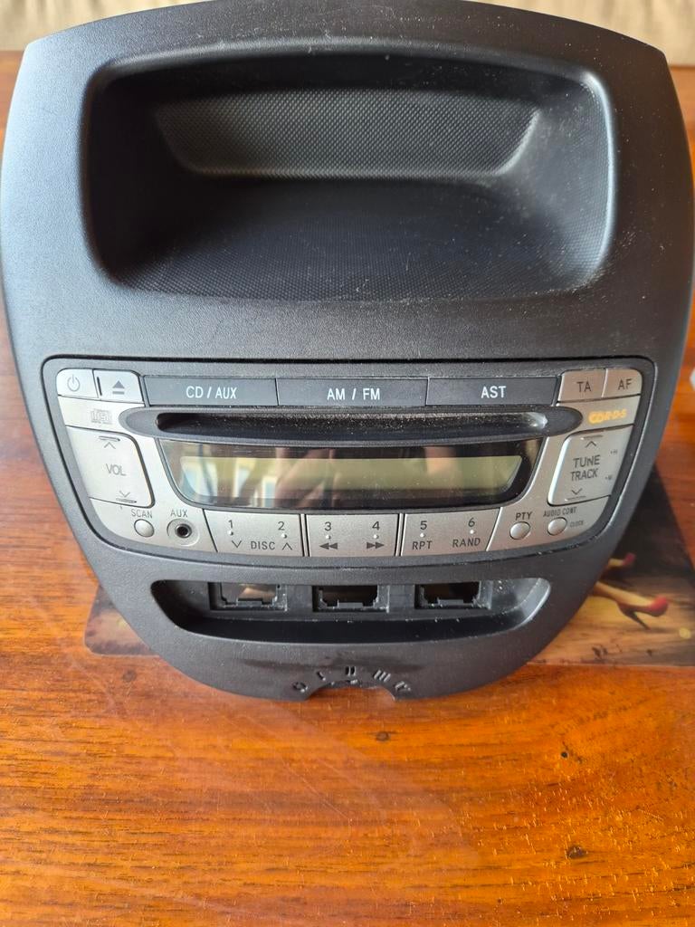 Toyota Aygo/Citroën C1/Peugeot 107 radio met frame, Ophalen of Verzenden, Gebruikt