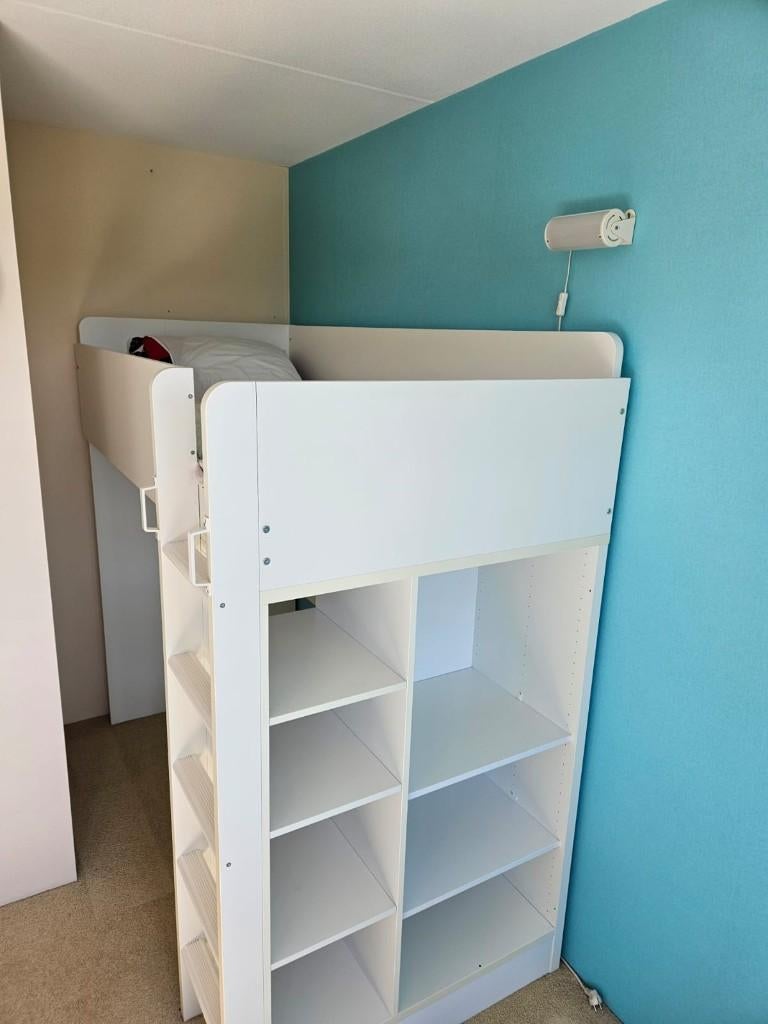 Stuva kinderbed (hoogslaper) + bureau (flexibel in te delen), Ophalen, Zo goed als nieuw, Hoogslaper