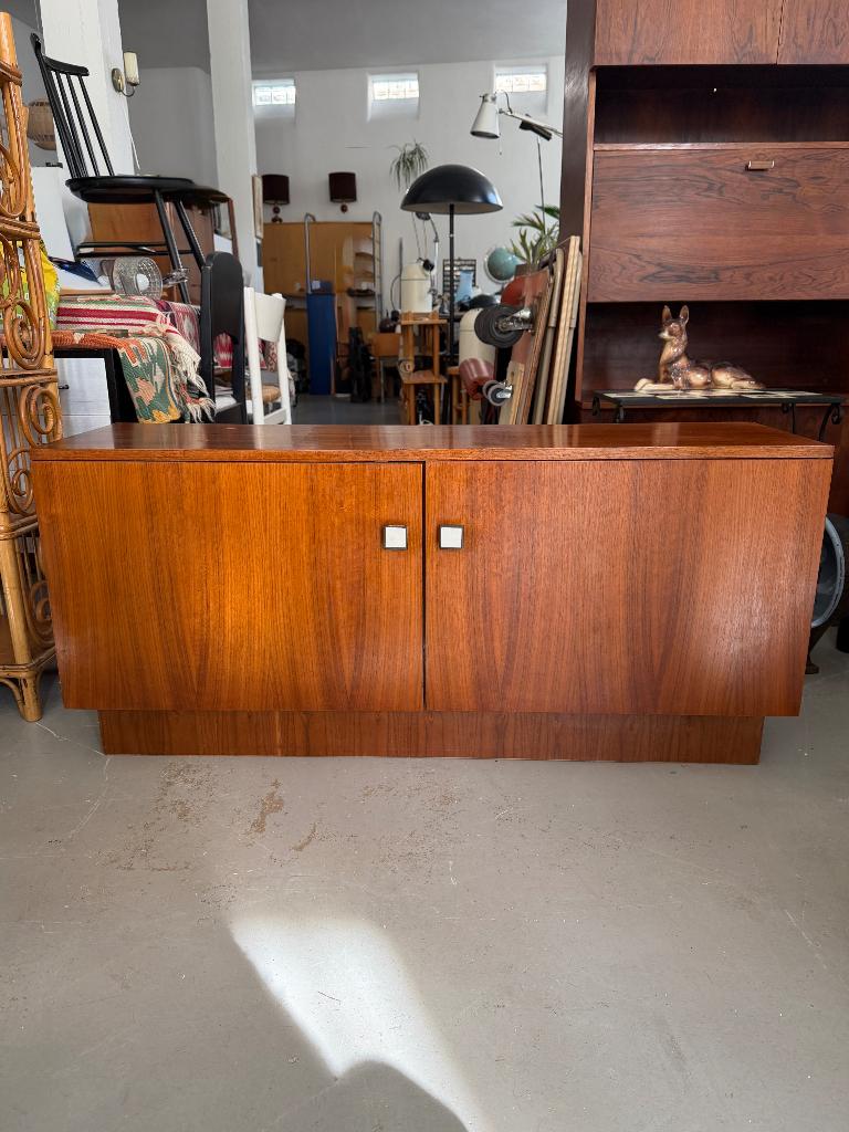 Vintage design, midcentury low board, dressoir jaren 60