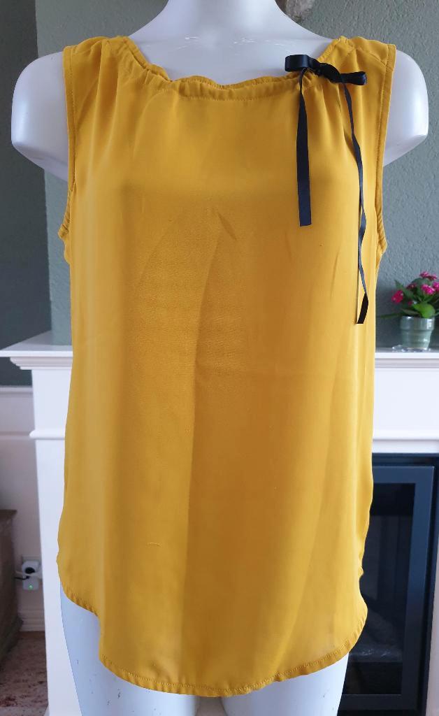 Sisley mooie okergele top zwart touwtje S 36, Kleding | Dames, Tops, Zo goed als nieuw, Maat 36 (S), Geel, Zonder mouw, Verzenden