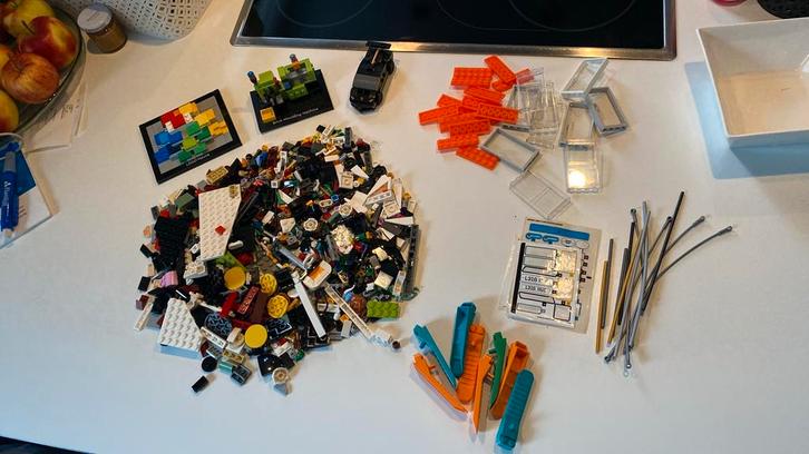 Lego verzameling: onderdelen, stickers, gebouwen, lamborghin, Kinderen en Baby's, Speelgoed | Duplo en Lego, Zo goed als nieuw