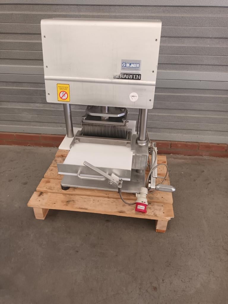 SCHARFEN VLEESVERMALSER VLEESPRIKKER SLAGERIJ HORECA ZGAN, Witgoed en Apparatuur, Overige Witgoed en Apparatuur, Zo goed als nieuw