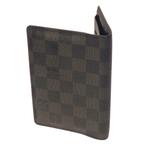 Louis Vuitton Passport Cover Damier Graphite Canvas, Louis Vuitton, Gebruikt, Support@louisvuitton.com, 2 Rue du Pont Neuf
75001 Paris
France
