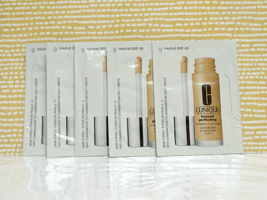 Clinique Beyond Perfecting Foundation (20 proefjes), Gehele gezicht, Beige, Nieuw, Ophalen of Verzenden