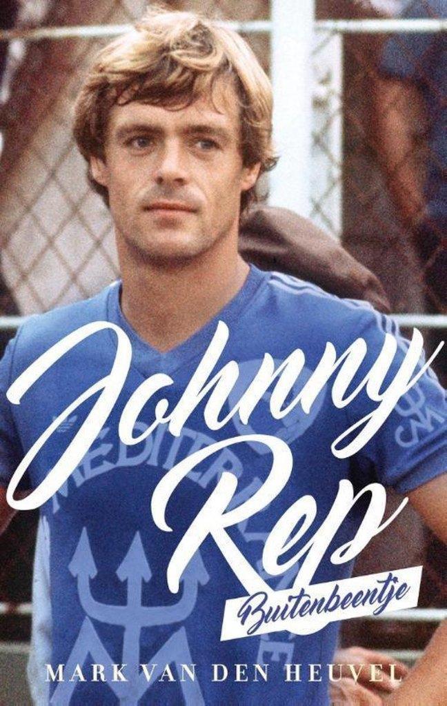 Johnny Rep Buitenbeentje – Gesigneerd, Gelezen, Ophalen of Verzenden, Balsport, Mark van den Heuvel.